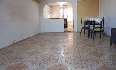 VENTA CASA 3HAB 1BA MOLINA