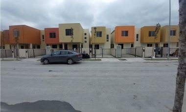 Casa en  renta Valle Castilla en Salinas Victoria N.L.