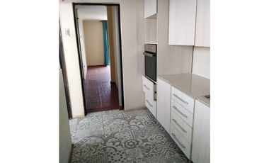 DESIERTO PROPIEDADES VENDE CASA DE 2 PISOS – VILLA SAN ANDRÉS