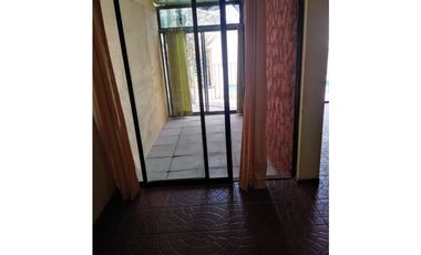 DESIERTO PROPIEDADES VENDE CASA DE 2 PISOS – VILLA SAN ANDRÉS
