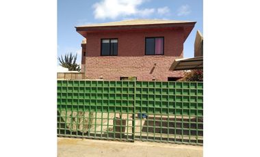 DESIERTO PROPIEDADES VENDE CASA DE 2 PISOS – VILLA SAN ANDRÉS