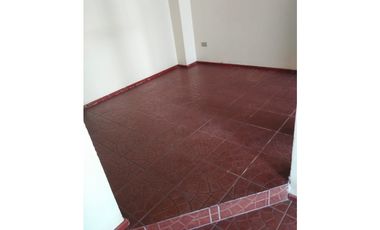 DESIERTO PROPIEDADES VENDE CASA DE 2 PISOS – VILLA SAN ANDRÉS
