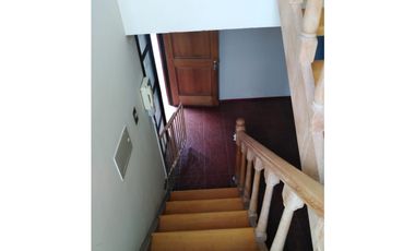 DESIERTO PROPIEDADES VENDE CASA DE 2 PISOS – VILLA SAN ANDRÉS