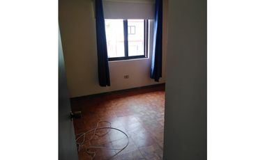 DESIERTO PROPIEDADES VENDE CASA DE 2 PISOS – VILLA SAN ANDRÉS