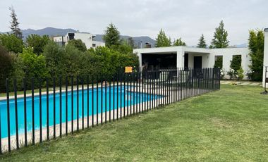 REQUINOA HERMOSA CASA EN CONDOMINIO LOS LIRIOS