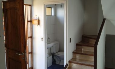 CASA 2 PISOS 3 DORMITORIOS 2 BAÑOS  ESTACIONAMIENTO PATIO