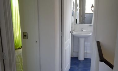 CASA 2 PISOS 3 DORMITORIOS 2 BAÑOS  ESTACIONAMIENTO PATIO