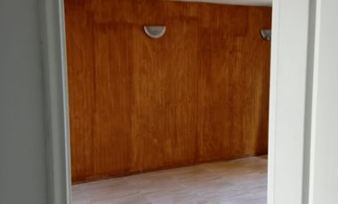 CASA 2 PISOS 3 DORMITORIOS 2 BAÑOS  ESTACIONAMIENTO PATIO