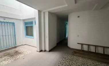 Arriendo oficinas primer piso en el parque principal de el retiro