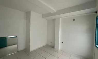 Arriendo oficinas primer piso en el parque principal de el retiro