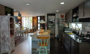 Venta casa de 230 m2 en conjunto cerrado en el retiro.