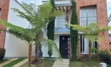 Venta casa de 230 m2 en conjunto cerrado en el retiro.