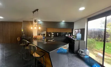 Venta de casa campestre con 435 m² en unidad cerrada