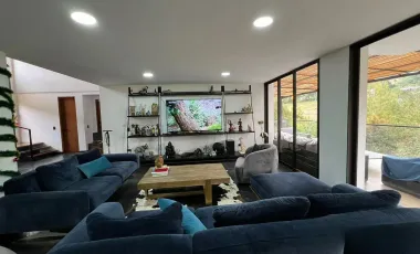 Venta de casa campestre con 435 m² en unidad cerrada