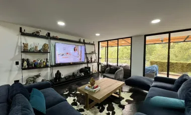 Venta de casa campestre con 435 m² en unidad cerrada