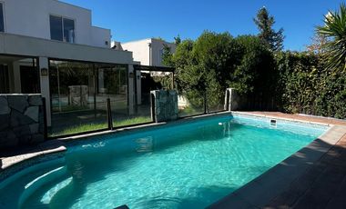 CASA EN ARRIENDO  SANTA ELENA DE CHICUREO