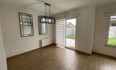 CASA ESQUINA EN CONDOMINIO SAN SEBASTIÁN III AMPLIO PATIO