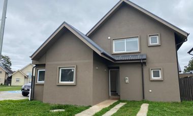 CASA ESQUINA EN CONDOMINIO SAN SEBASTIÁN III AMPLIO PATIO