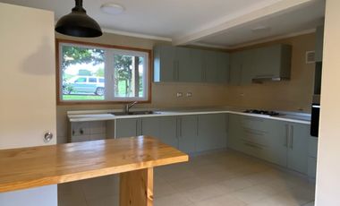 CASA EN EXCLUSIVO CONDOMINIO LOMAS DEL CARMEN