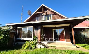 Amplia Casa en Excelente Ubicación, Oportunidad Comercial