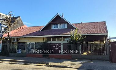 Amplia Casa en Excelente Ubicación, Oportunidad Comercial