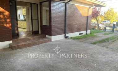 Casa en excelente ubicación.