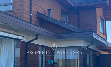 Casa en excelente ubicación.