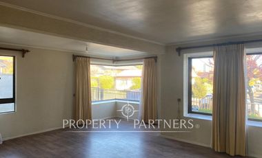 Casa en excelente ubicación.