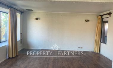 Casa en excelente ubicación.