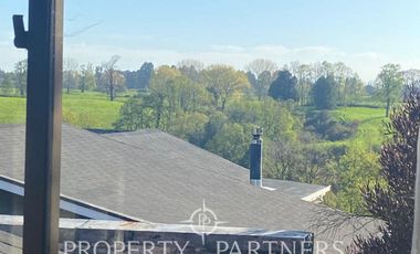 Casa en excelente ubicación.