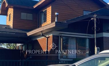 Casa en excelente ubicación.