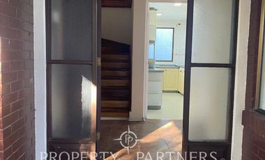 Casa en excelente ubicación.