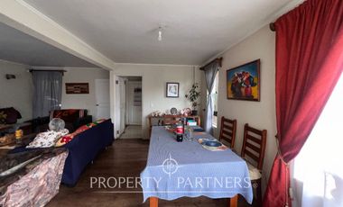 Casa en excelente ubicación.