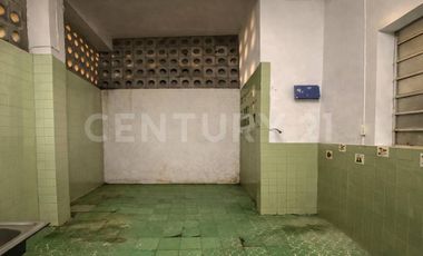 Casa en Venta con Uso Habitacional y Comercial en Centro Nicolás Bravo