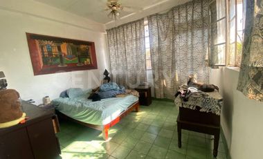Casa en Venta con Uso Habitacional y Comercial en Centro Nicolás Bravo