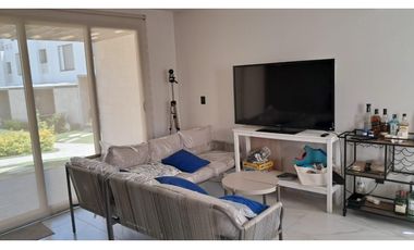 CASA SEMI NUEVA EN VENTA o RENTA EN SANTA FE  SEGURIDAD Y AMENIDADES