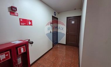 SE VENDE OFICINA DE 46 m2, MALL MIRAGE