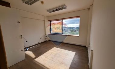 SE VENDE OFICINA DE 46 m2, MALL MIRAGE