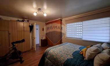 SE VENDE CASA 2D/2B, CON PIEZAS Y DEPTOS. INTERIOR