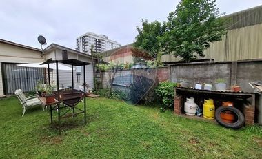 SE VENDE CASA 2D/2B, CON PIEZAS Y DEPTOS. INTERIOR