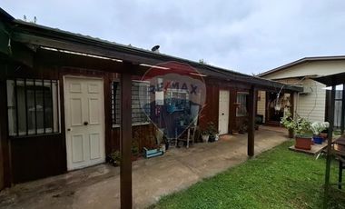 SE VENDE CASA 2D/2B, CON PIEZAS Y DEPTOS. INTERIOR