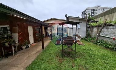 SE VENDE CASA 2D/2B, CON PIEZAS Y DEPTOS. INTERIOR