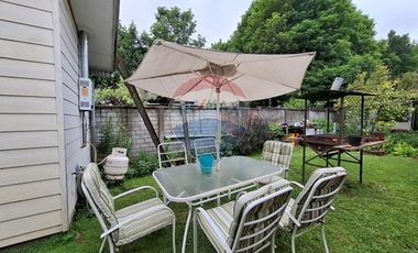 SE VENDE CASA 2D/2B, CON PIEZAS Y DEPTOS. INTERIOR