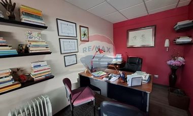 SE VENDE OFICINA, EDIFICIO CERO K