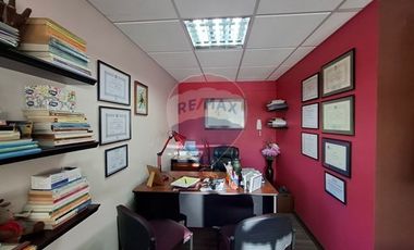 SE VENDE OFICINA, EDIFICIO CERO K