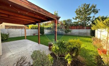 Oportunidad, luminosa casa Sta. Elena, Chicureo