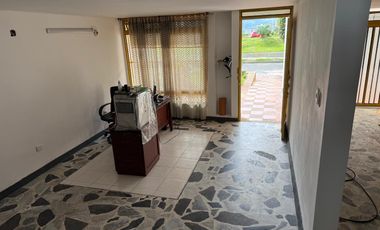 CASA EN VENTA EN EL NORTE/ARMENIA