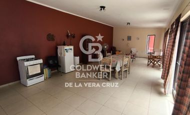 Casa 3 dormitorios en Colastiné, quincho, pileta y amplio terreno