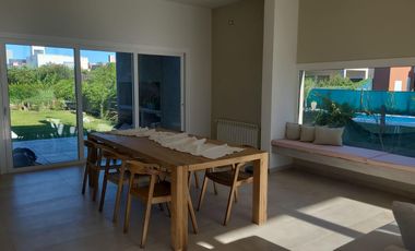 Casa en Alquiler en Las Cañitas Barrio Privado . 3 dormitorios. Amoblada