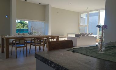 Casa en Alquiler en Las Cañitas Barrio Privado . 3 dormitorios. Amoblada